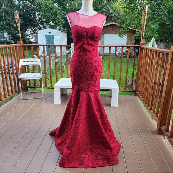 CLARISSE red formfitted Mermaid sweethaert with overlay sheer top prom dress 2 - Picture 2 of 12